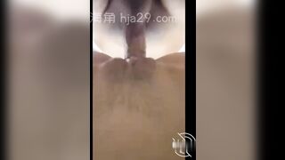 表姐端庄的旗袍下没穿内裤反差骚真的受不了