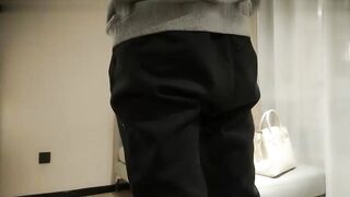 白皙皮肤笔直大长腿