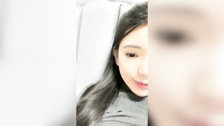 大二学生妹美女宿舍玩诱惑