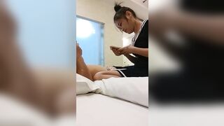 出差住酒店叫了按摩小妹还年轻不给碰只好硬来了