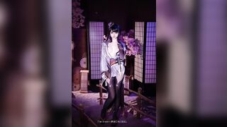 超色情CosPlay雷电将军露出粉乳嫩穴尽情展示