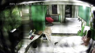2021-11-7新解密酒店安防摄像头偷拍_